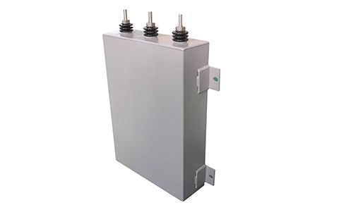電容器的容量大小與什么有關(guān)？為什么？